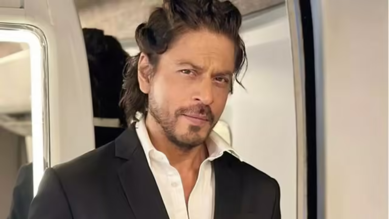 Shah Rukh is bore when it comes to food : boman irani