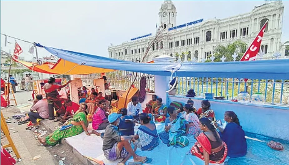 sanitation workers protest against privatization