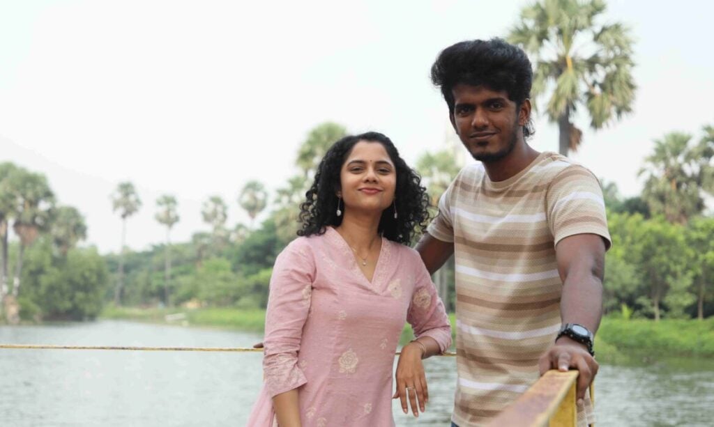 Gandhi Kannadi Movie Review 2025