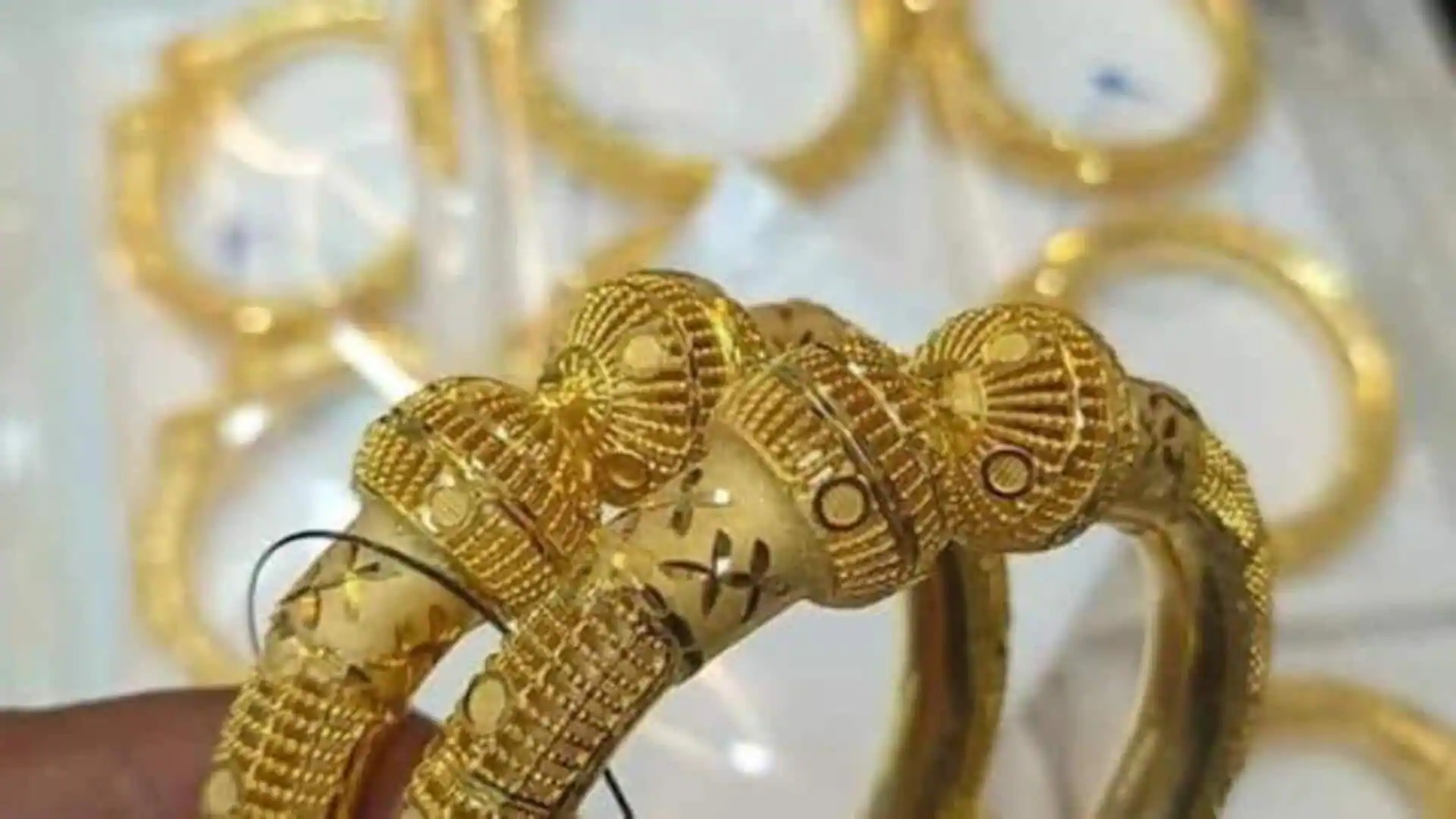 gold price reach 87000 per 8 gram today