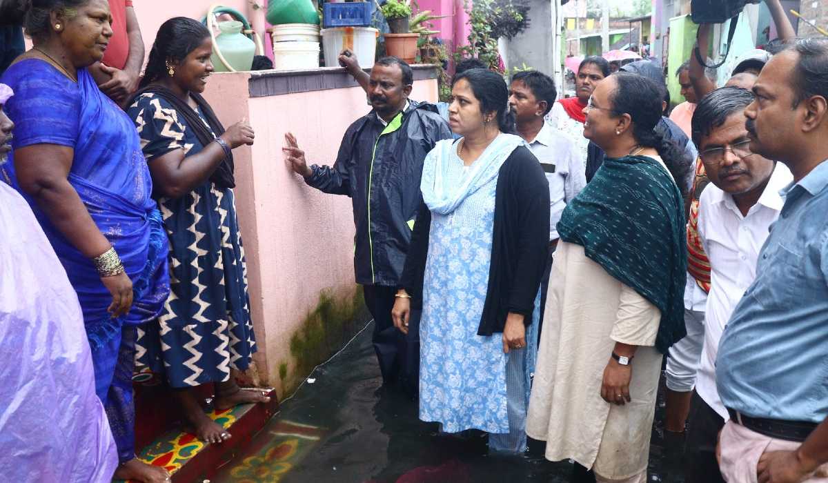 vellore dmk mayor sujatha questioned by people