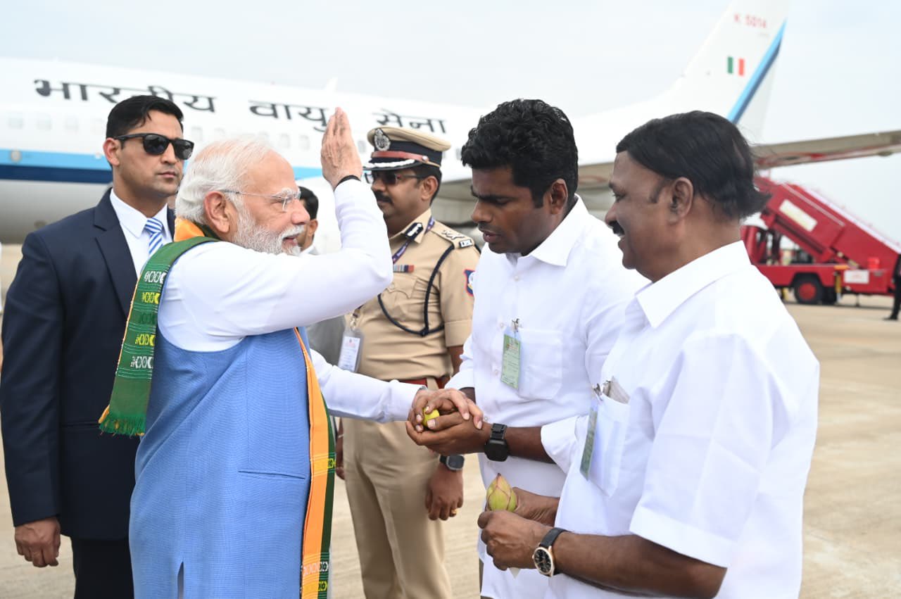Annamalai welcomes Modi with lemons
