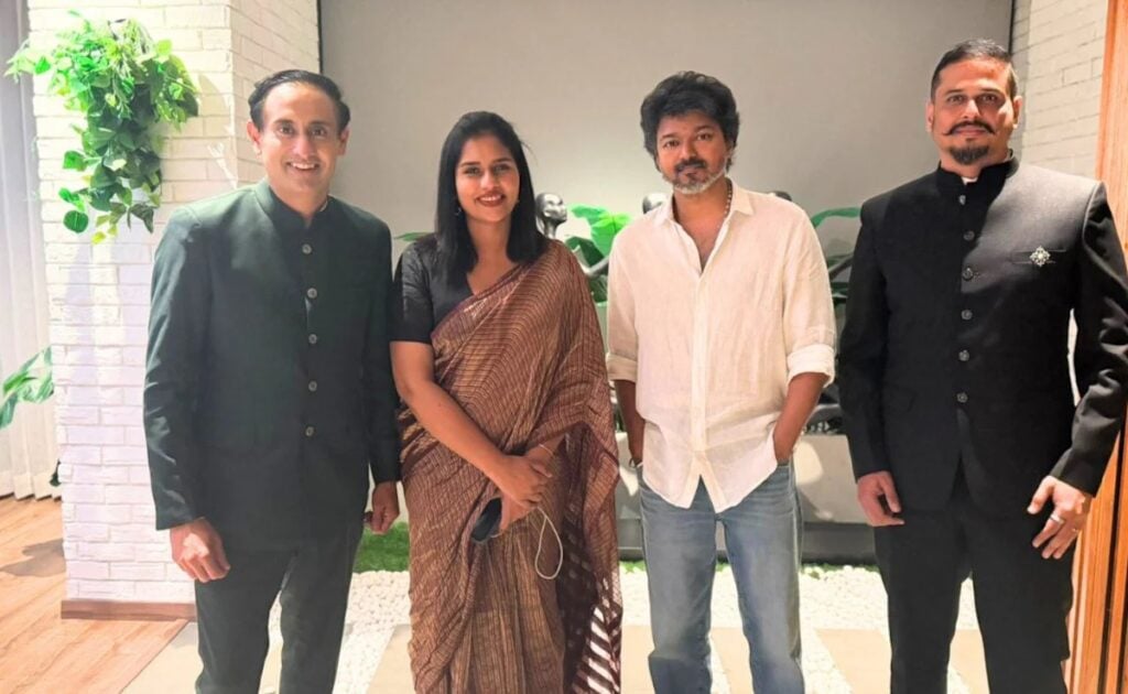 Actor Vijay is insulting politics