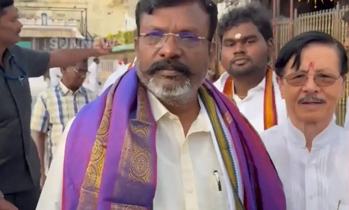 திருப்பதியில் திருமாவளவன் சாமி தரிசனம்! Thirumavalavan pray in thirupati temple