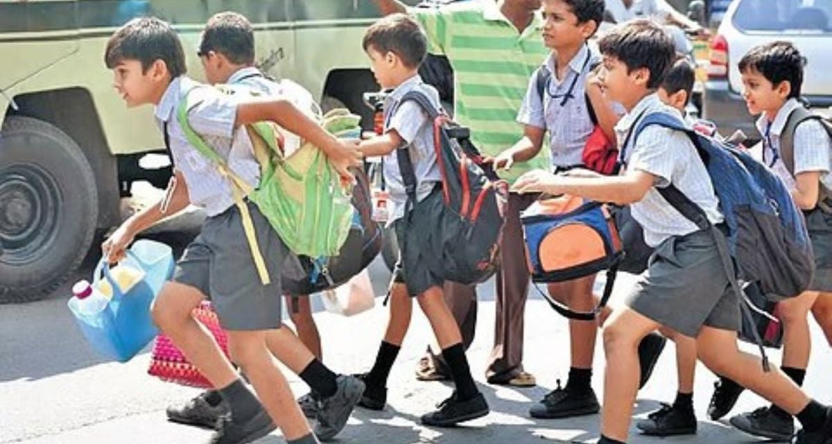TN School Education: தனியார் பள்ளி நிர்வாகங்களுக்கு அதிரடி செக்! மாணவர்களை தண்டிக்க புதிய விதிகள்