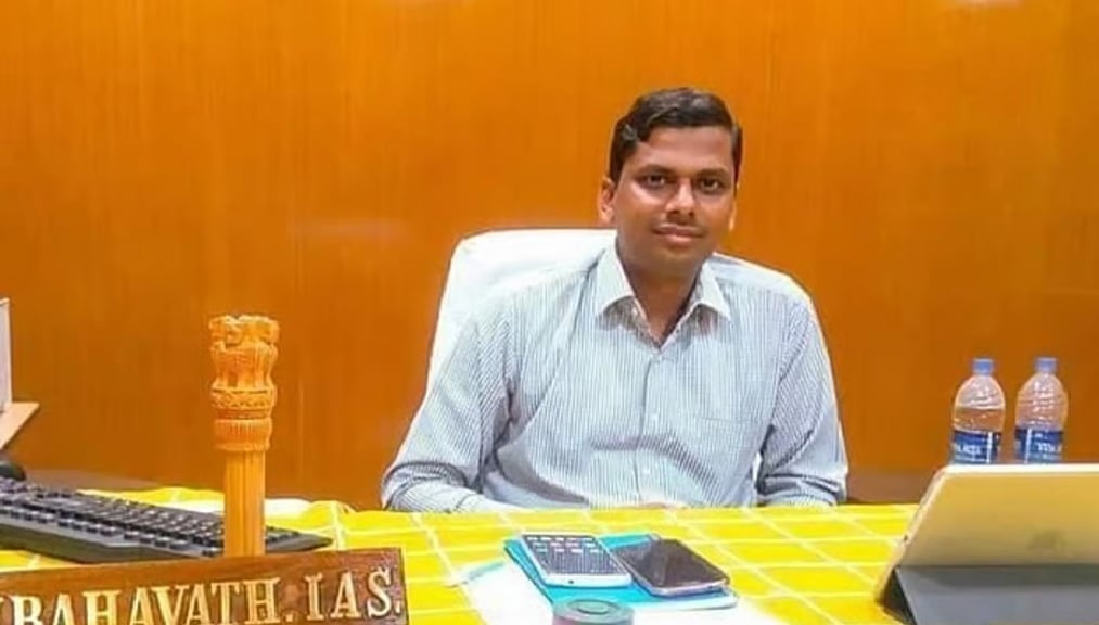 நூறு விழுக்காடு உயர்கல்வி : ஓர் ஆட்சியரின் கனவு! - Hundred percent higher education