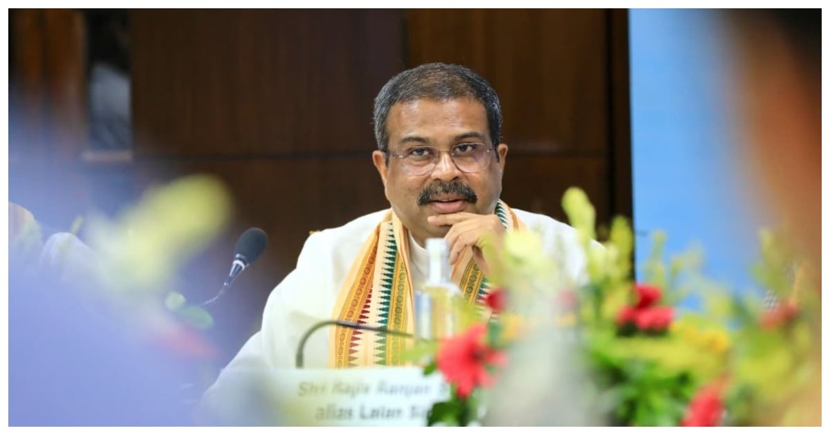 'Tamil Curse' Haunted.. Who is Dharmendra Pradhan? விடாது துரத்திய தமிழர் 'சாபம்’.. யார் இந்த தர்மேந்திர பிரதான்?