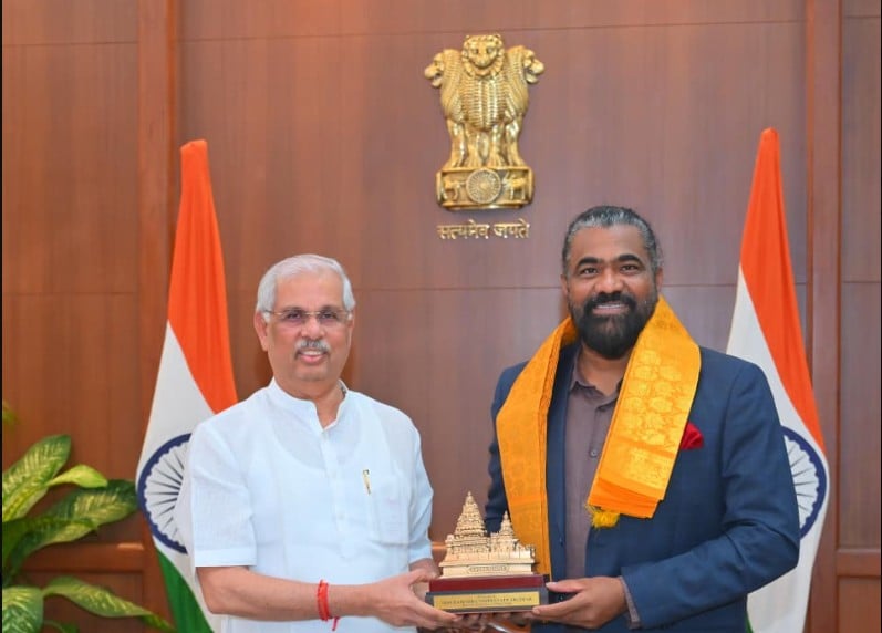 ஆளுநரைச் சந்தித்த அரசின்  டெல்லி பிரதிநிதி! Venkat Narayana the government Delhi representative