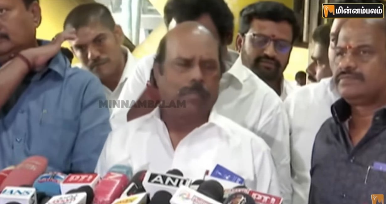 ”ஓடுறது, ஒளியறது, பதுங்குவது எல்லாம் திமுகவுக்கு” கிடையாது : முதல்வர் விஜய்க்கு எ.வ.வேலு பதிலடி!  EV Velu retort to Vijay
