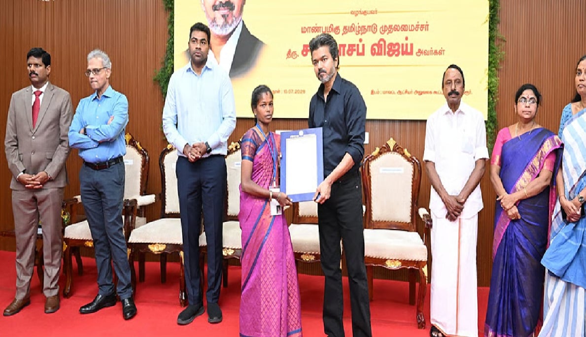கரூர் அரசு வேலை வழக்கு : உயர் நீதிமன்ற ரத்து உத்தரவுக்கு இடைக்கால தடை!  Karur Government Job Case