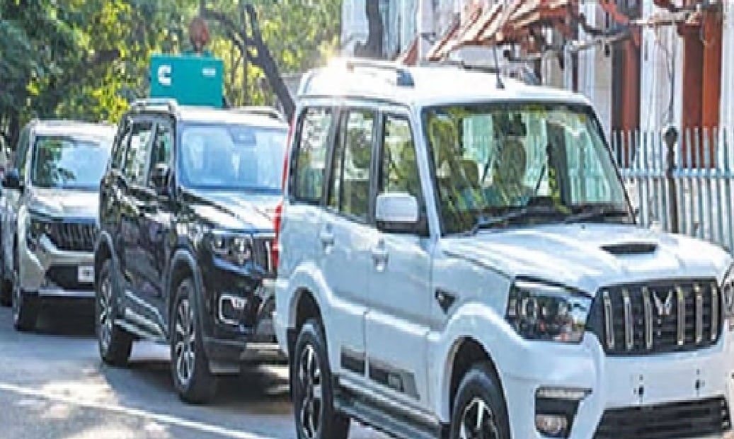 எம்.எல்.ஏ-க்களின் கார் கணக்கு : யார் யார் வைத்திருக்கிறார்கள்? tamilnadu mlas who had own car