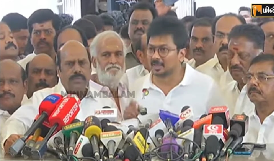 ”முதலமைச்சருக்கு முன் ஜாமீன் வாங்குறாங்க”: உதயநிதி விமர்சனம்! Udhayanidhi criticise cm vijay budget session