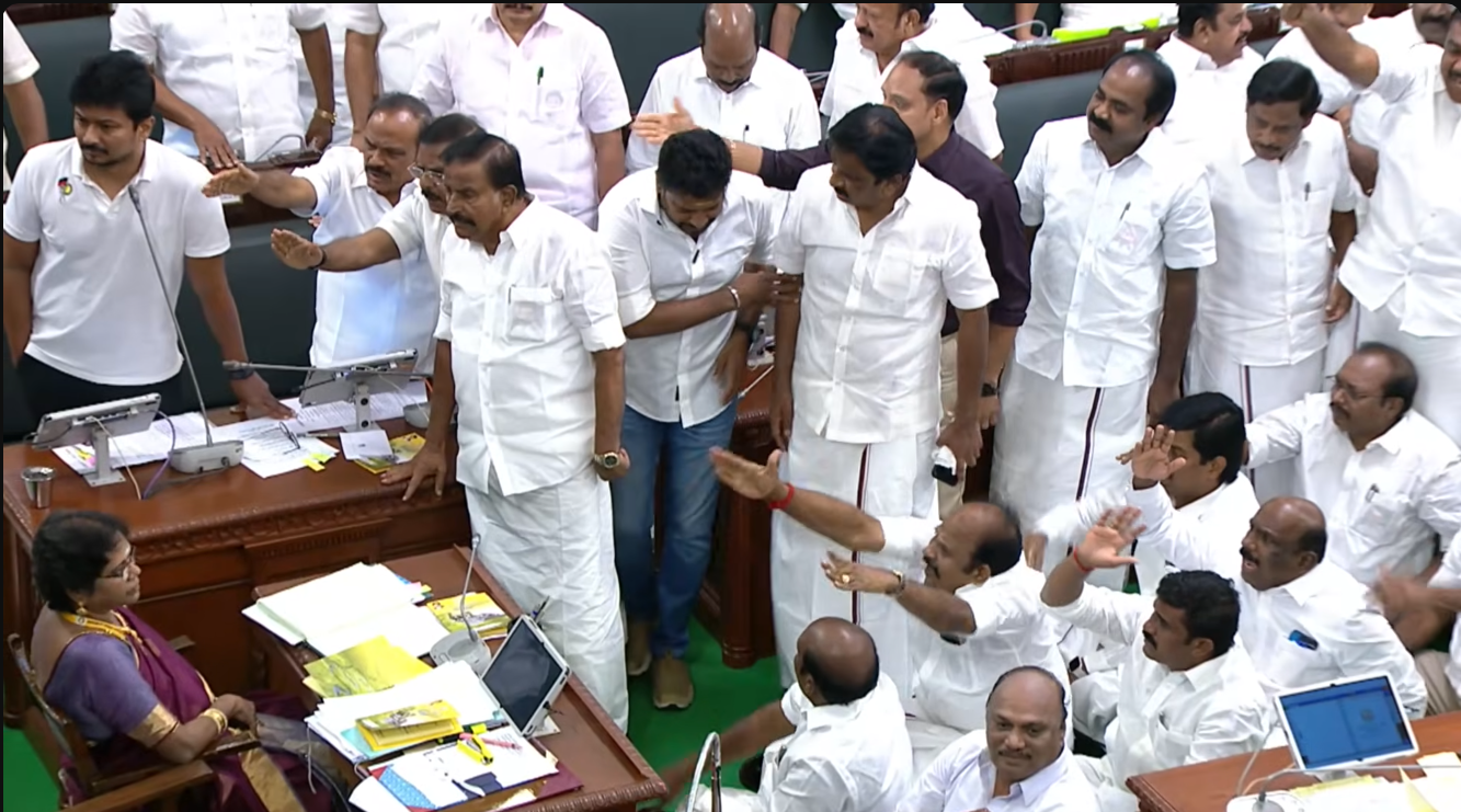 சட்டப்பேரவையில் திமுக தர்ணா - சபாநாயகர் இருக்கை முற்றுகை - cm vijay reply assembly