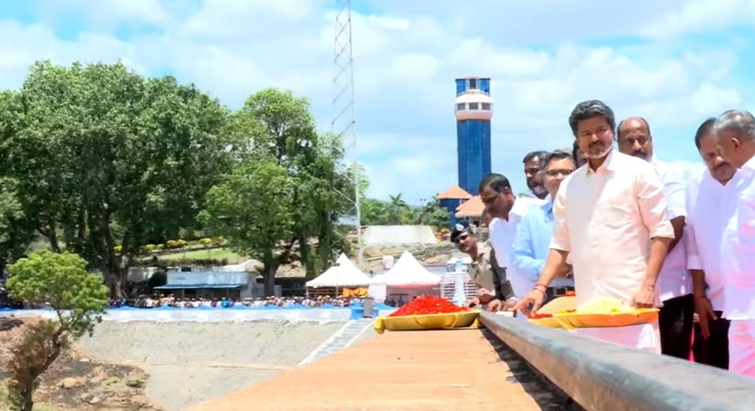 மேட்டூர் அணையில் இருந்து தண்ணீர் திறந்து வைத்த முதல்வர் விஜய் Chief Minister Vijay opened Mettur Dam