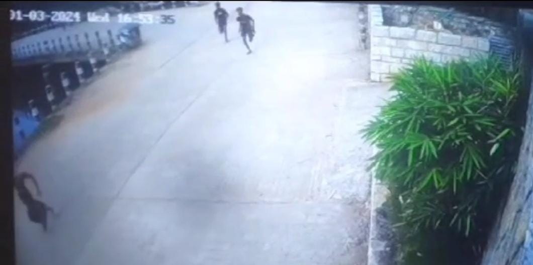 husband dragged the wife in car