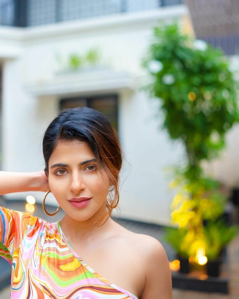 iswarya menon Instagram photos