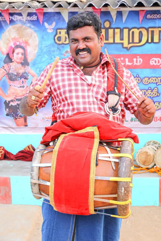 Kaadapura Kalaikuzhu Movie Review