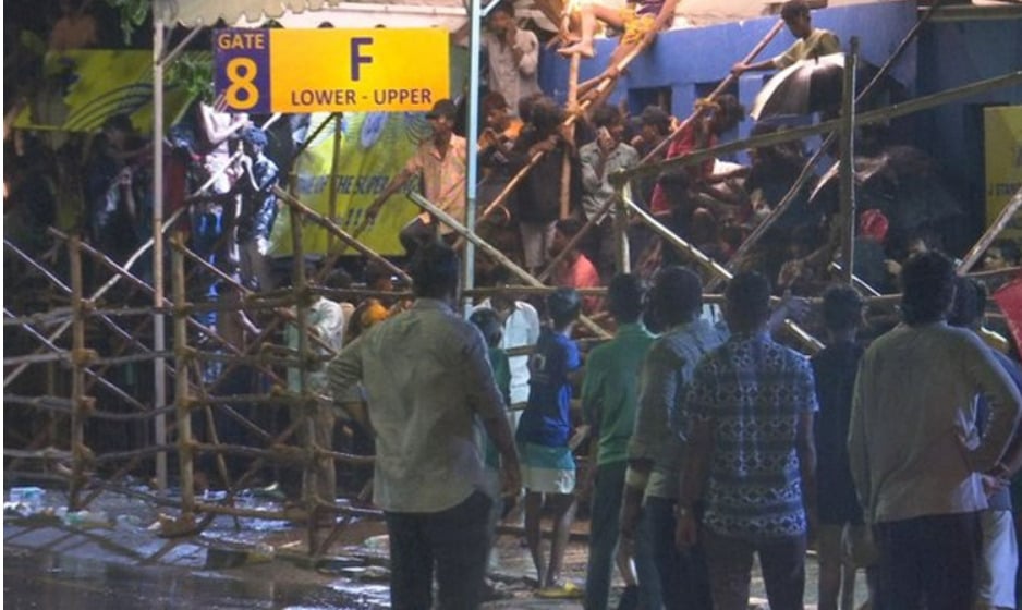 csk fans throng throng chepauk stadium ticket counter