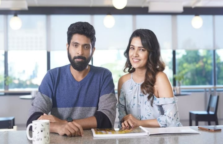 Paayum Oli Nee Yenakku Review