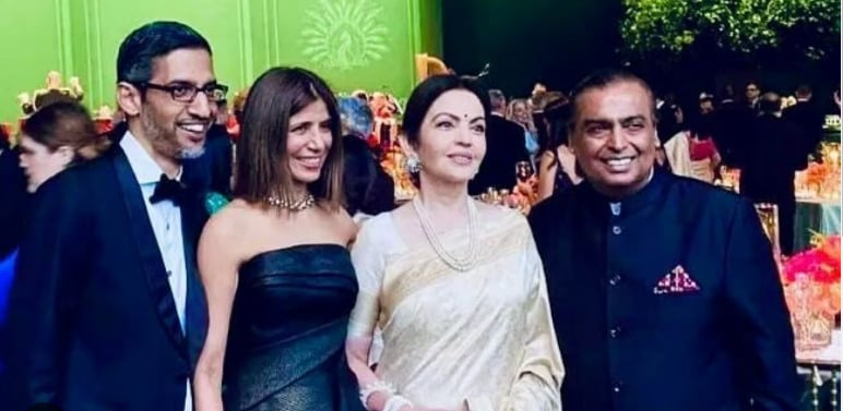 anand mahindras selfie with mukesh ambani sunita williams