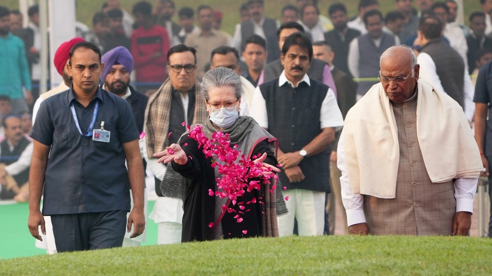 congress leaders respect to Nehru