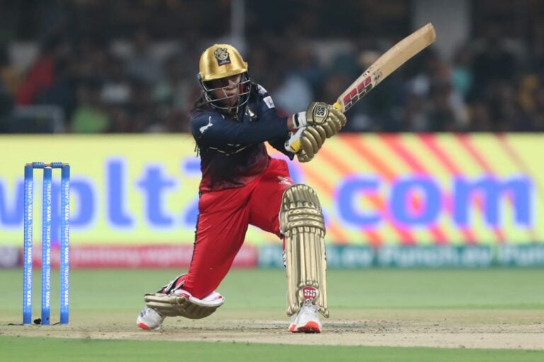 Rcb beat Upw by 2 runs