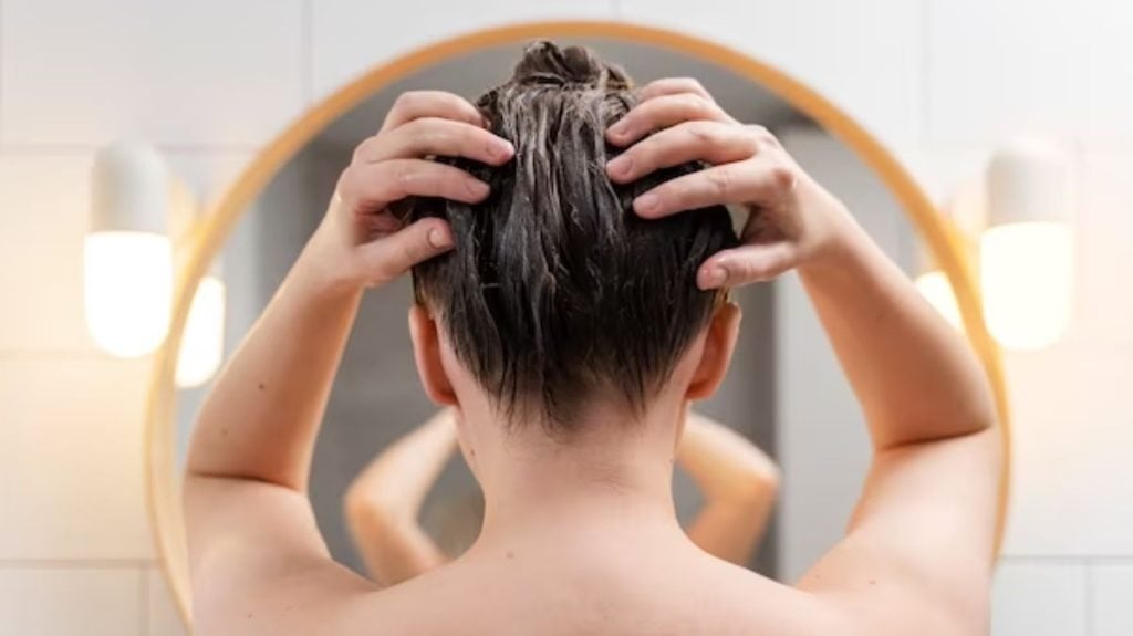 Natural ways to stop hair loss