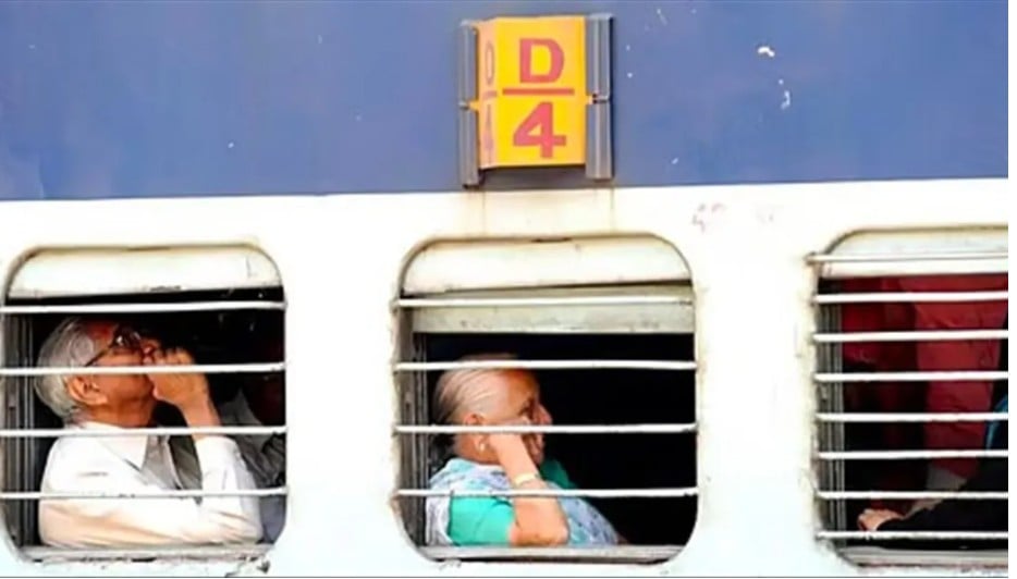  Railways earned a revenue of Rs. 8,913 crore