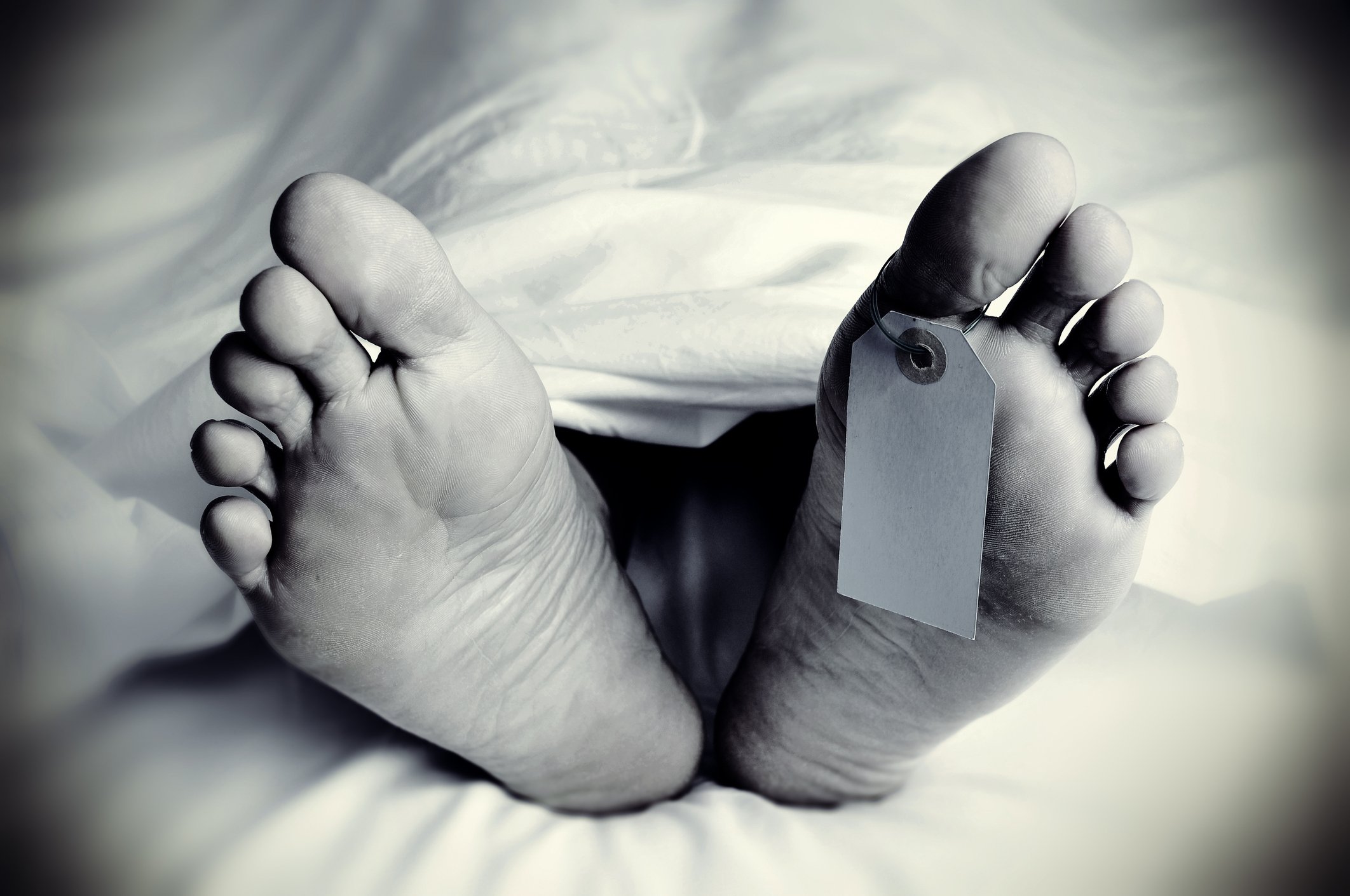 Husband kills wife in broad daylight