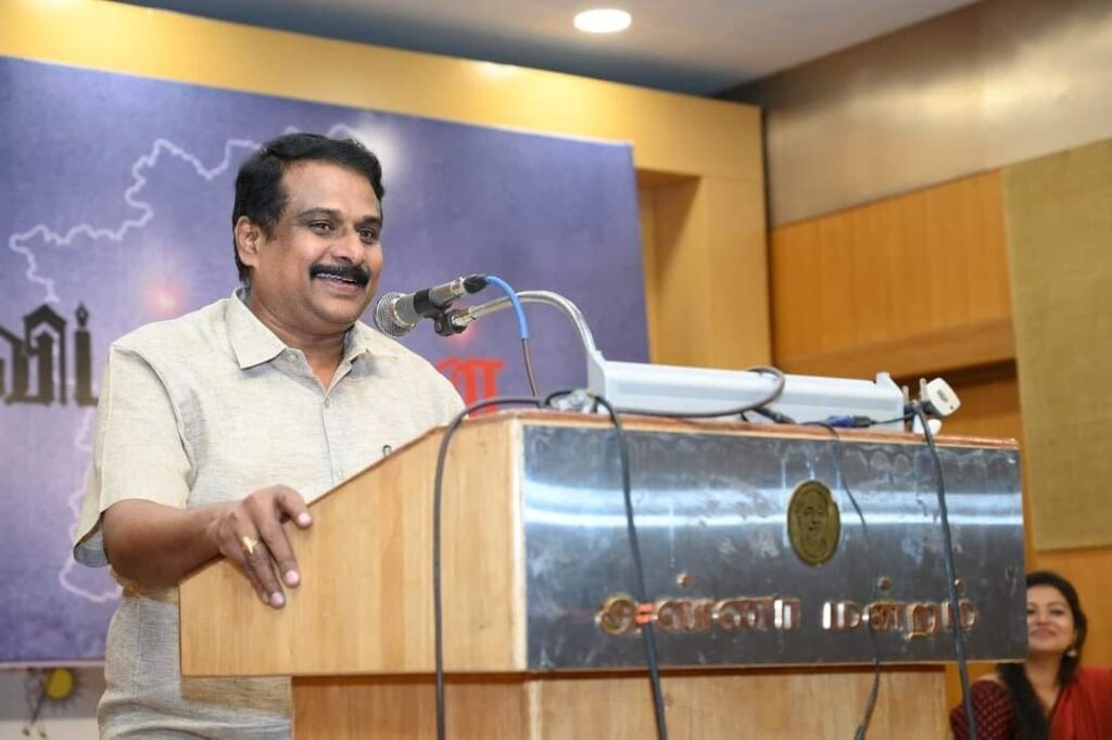 A Rasa takes the Dmk youth wing by the finger