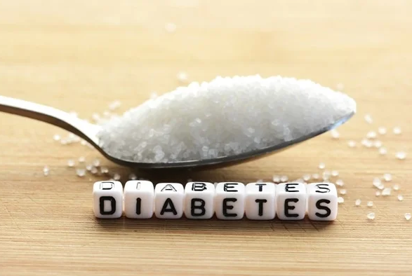 alt="diabetes myths and facts"