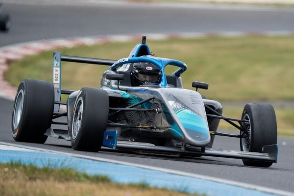 formula 4 race