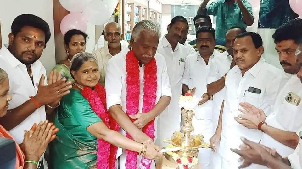 what happend to KP Munusamy admk