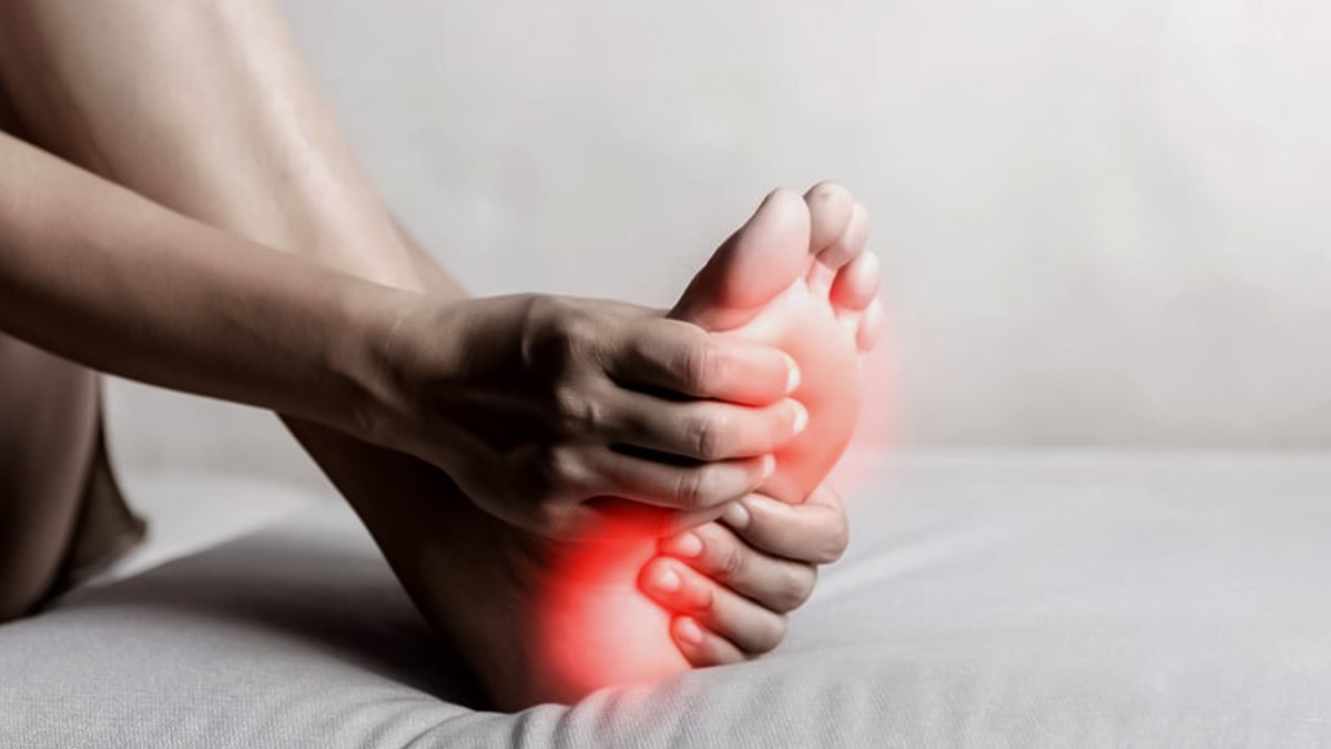 What is the remedy for numbness feet?