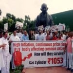 Opposition leaders protest at parliament campus ragul gandhi inflation gas price
